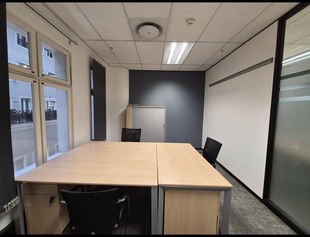 45M² SERVICED OFFICE TO LET IN SANDTON CENTRAL